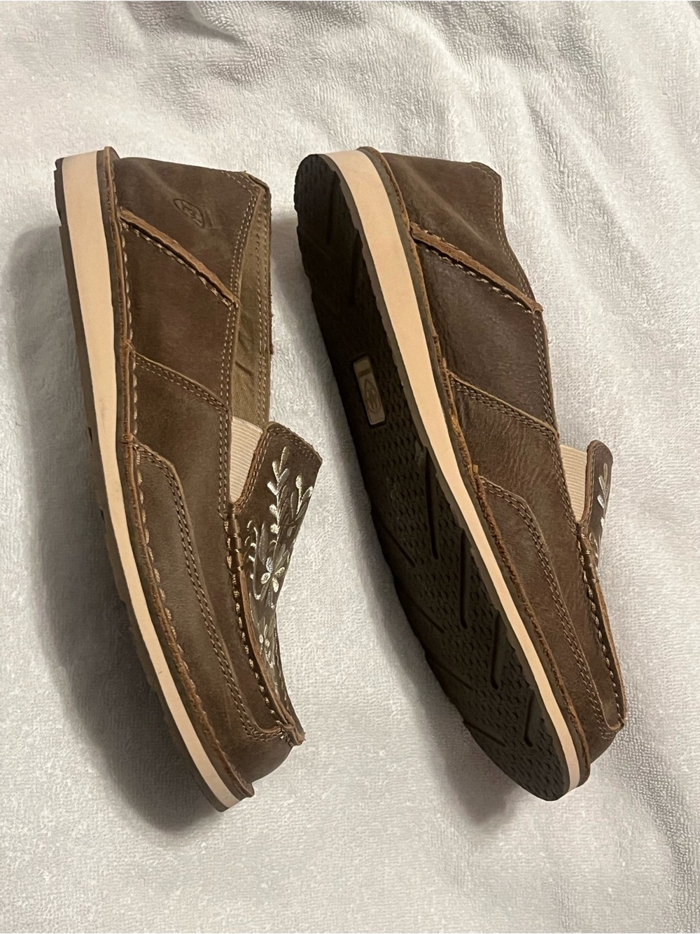 Ariat Brown Cruiser with Cream Embroidered Floral - Picture 5 of 6